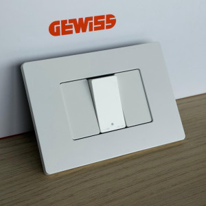 Rama ornament 3 module, Alb lucios, Gewiss System Pura GWC25103TBN