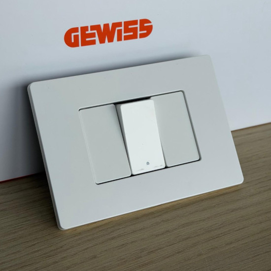 Rama ornament 3 module, Alb lucios, Gewiss System Pura GWC25103TBN