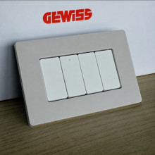 Rama ornament 4 module, Migdala lucios, Gewiss System Pura GWC25104TAL