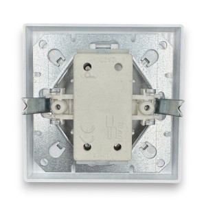 Întrerupător dublu (tip candelabru), 250V~, 10A, 50Hz, IP20
