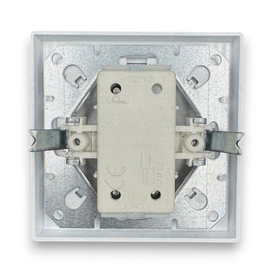 Întrerupător dublu (tip candelabru), 250V~, 10A, 50Hz, IP20