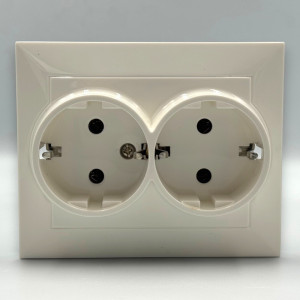 Priza Dubla 2P+E, Spin Top, Alba
