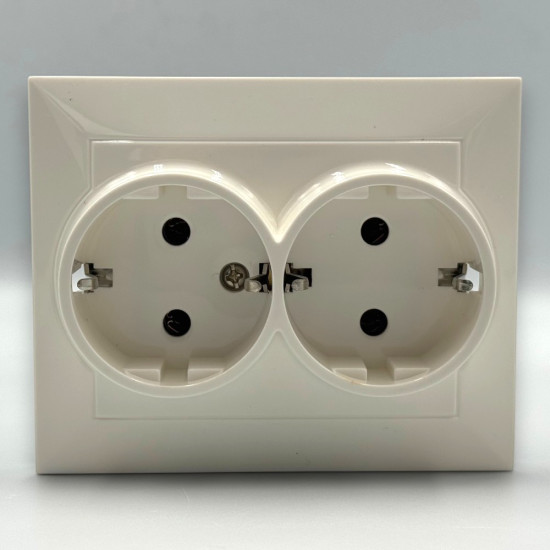 Priza Dubla 2P+E, Spin Top, Alba